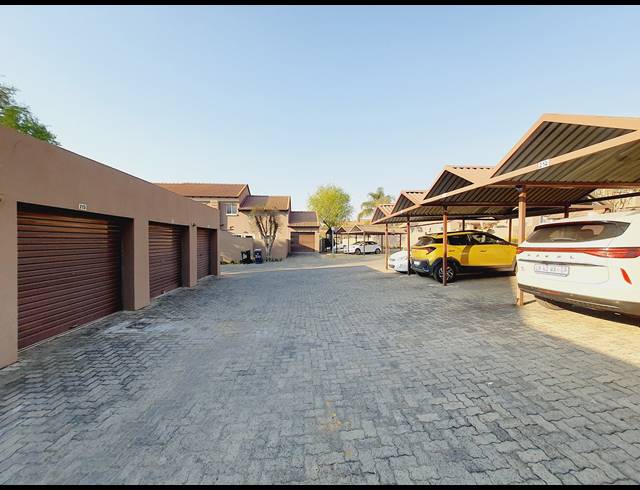 2 BEDROOM APARTMENT FOR SALE IN VORNA VALLEY